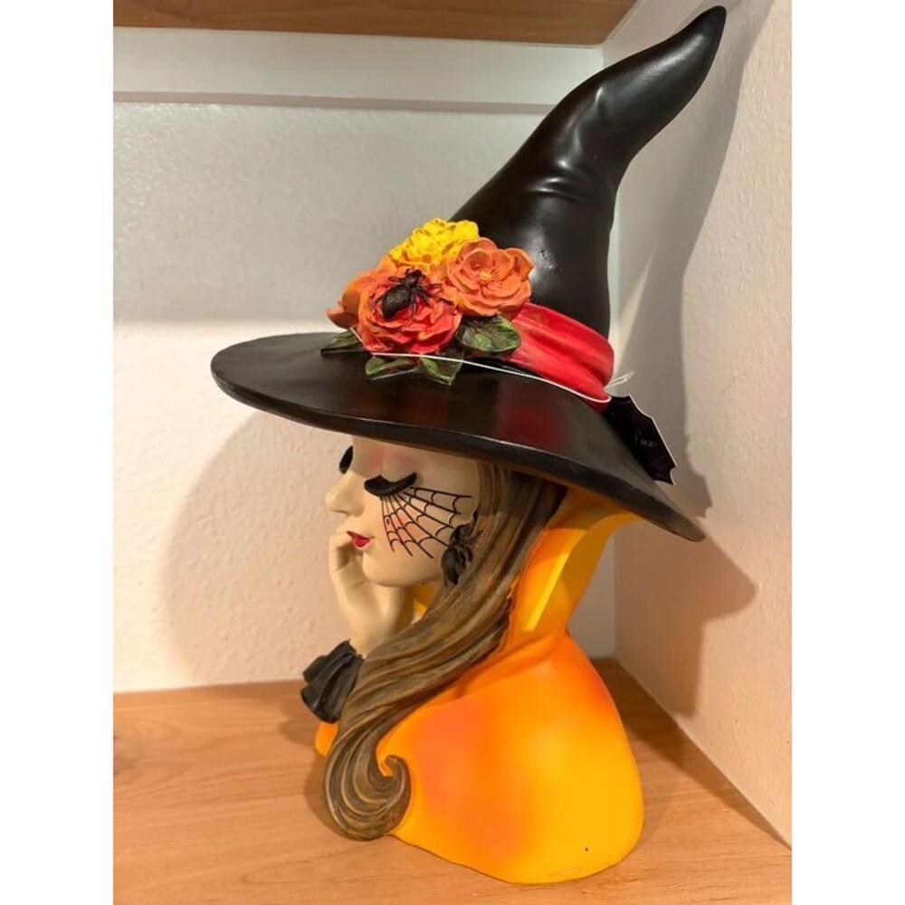 Halloween Witch Head Decor with Black Hat, Flowers & Spider NWT - Picture 4 of 6